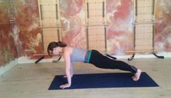 pilates-flat-abs-plank